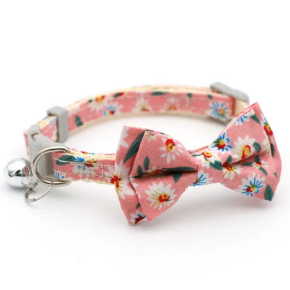 Bow & Bell Pet Collar - Cute Adjustable Design for Cats & Small Dogs